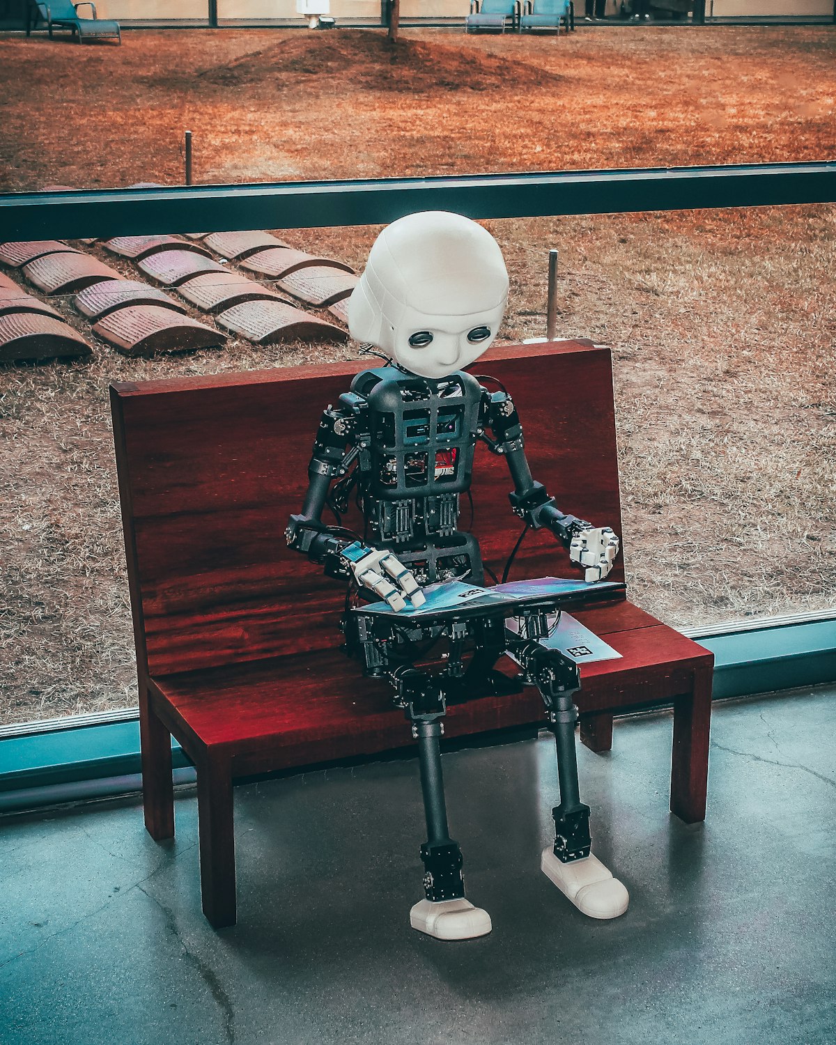 에이전틱 AI (Agentic AI) 실전 활용기: 2026년 비즈니스 현장을 바꾸는 진짜 사례들